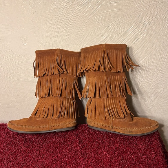 Minnetonka Womens Brown Suede 3 Layer Triple Fringe Moccasins Boots size 8 - Picture 12 of 17